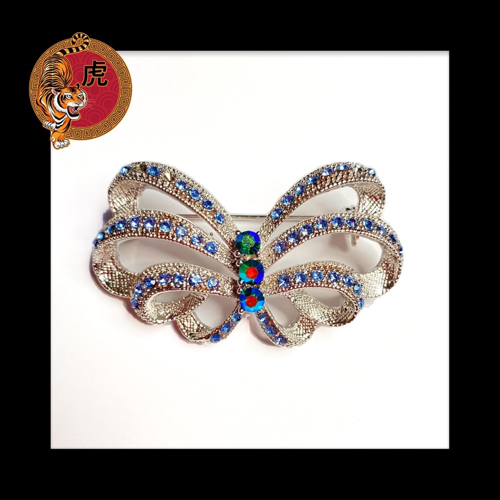 🔴 Blue Butterfly Rhinestone Stoplight Brooch 😀